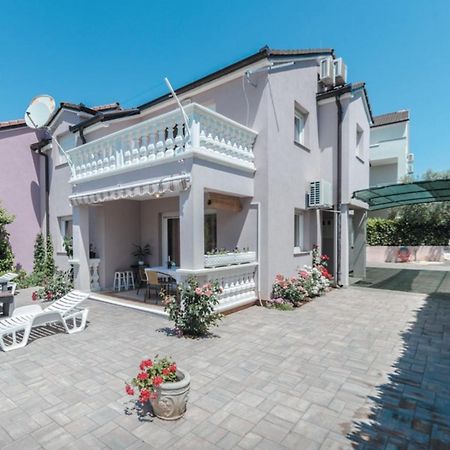 Zsa Zsa Holiday Home 斯里马 外观 照片
