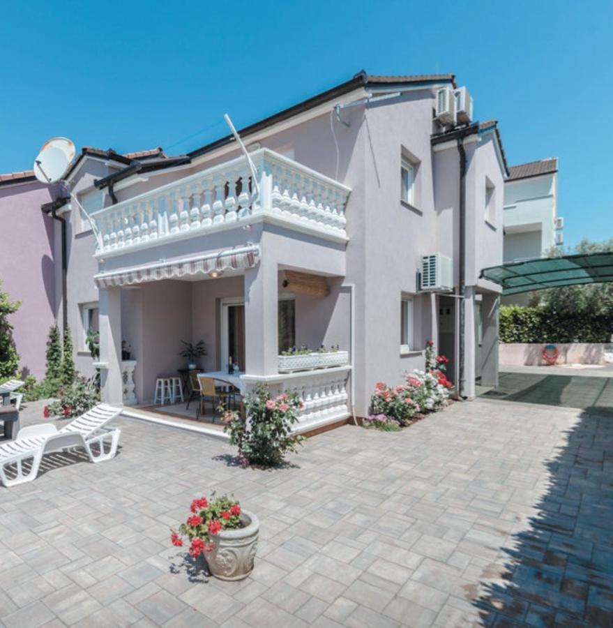 Zsa Zsa Holiday Home 斯里马 外观 照片